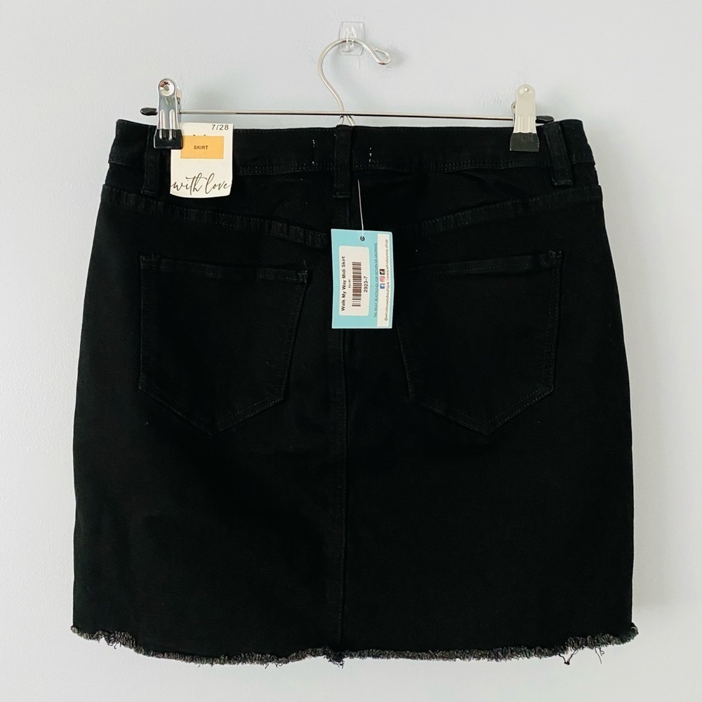 New With Tags YMI Black Denim Distressed Mini Skirt Size 7 / 28 Walk My Way - Picture 4 of 7